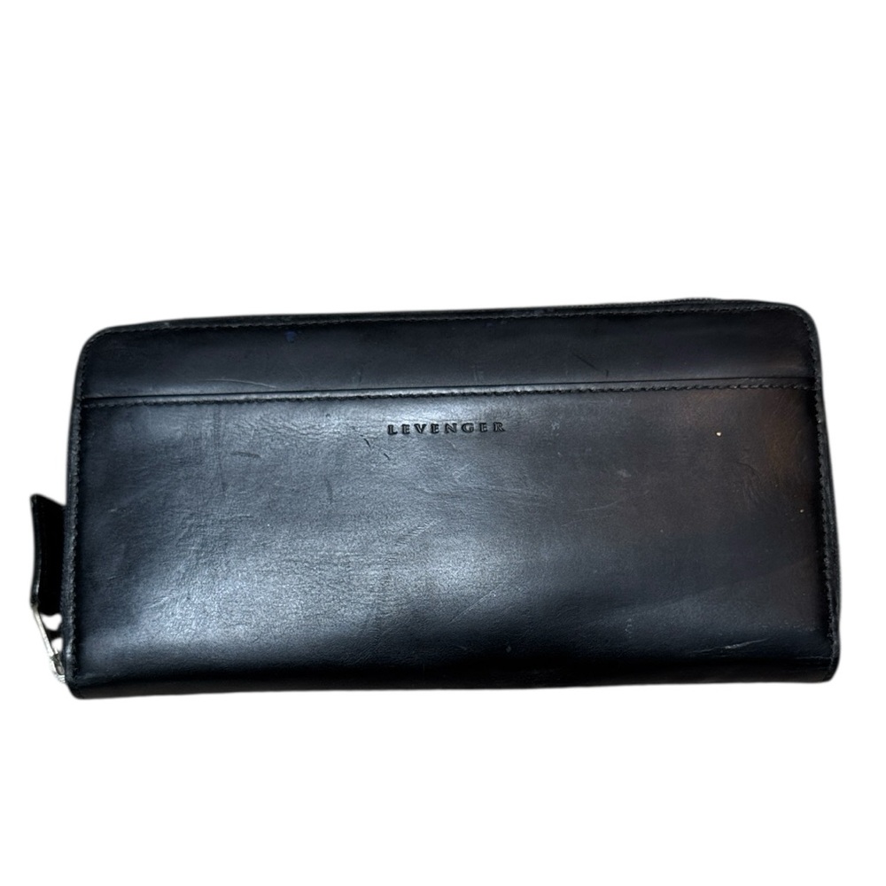 Levenger Black Leather Zip Wallet GREAT USED CONDITION